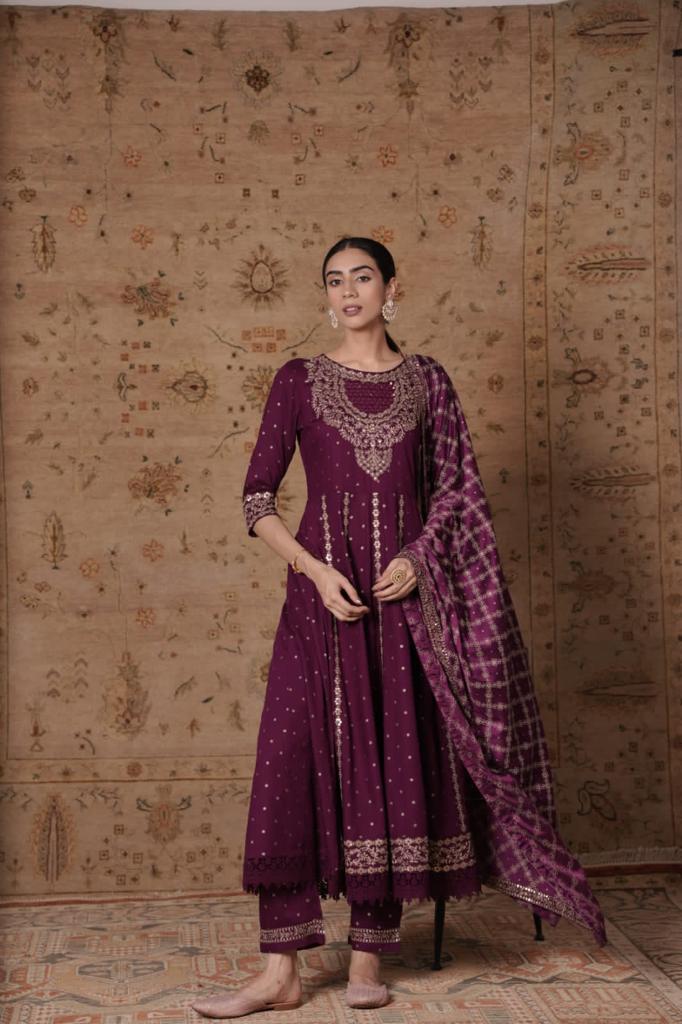 Indian Dress Ori embroidered sequin glass chest - Livi Collection 