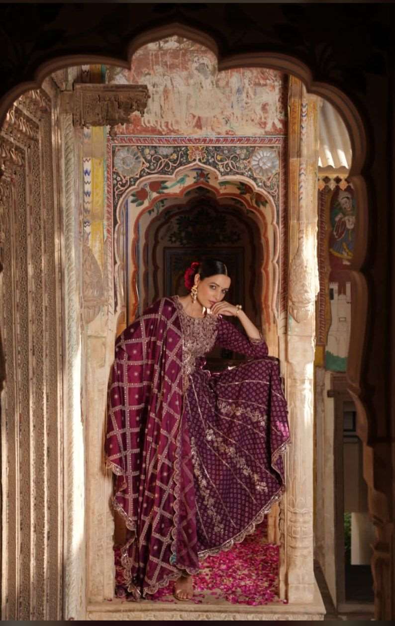 Indian Dress  beautiful embroidered - Livi Collection 