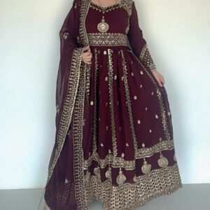 Dress wanita india dengan bordiran mewah