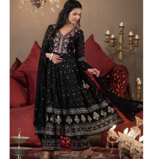 Dres wanita asli india hitam cantik
